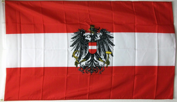 Oesterreich mit Adler Fahne / Flagge am Stab